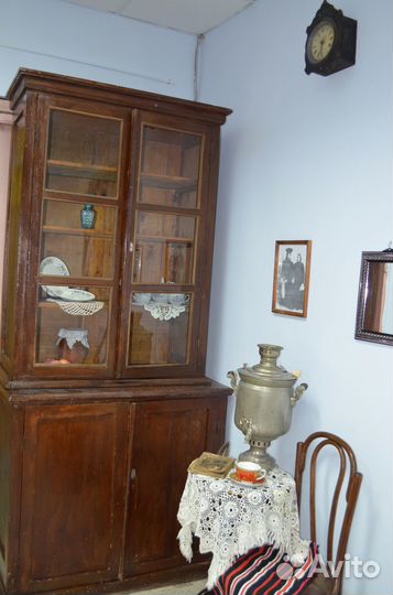 Старинный буфет-сервант