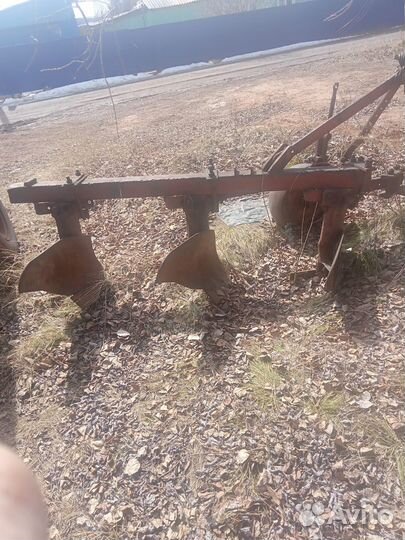 Плуг для трактора