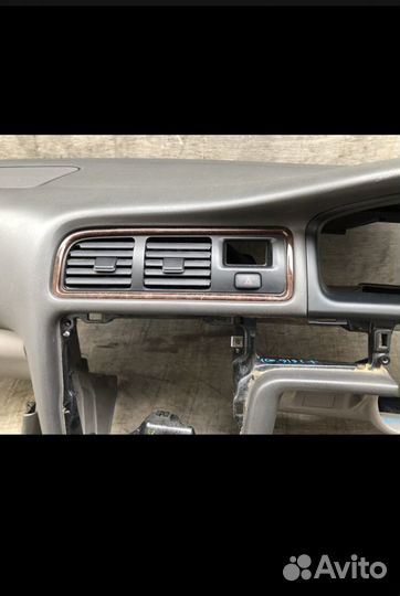 Передняя панель Торпеда Toyota Mark2 100