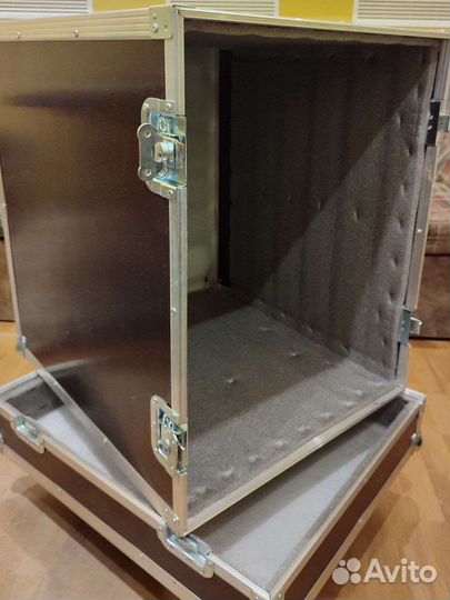 Туровый кофр для басового кабинета