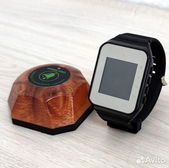 Кнопка вызова официанта с часами-пейджером