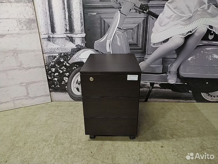 Тумба подкатная, 3 ящика бу 09-239