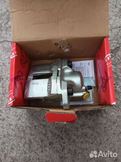 Суппорт передний левый Renault Logan