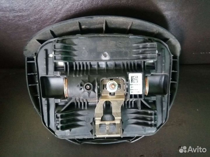 Подушка безопасности в руль Renault Megan 2