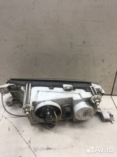 Фара правая Skoda Octavia