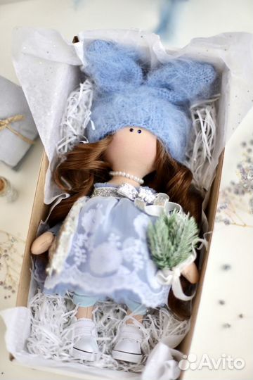 Текстильная кукла зайка в голубом платье. Тильда