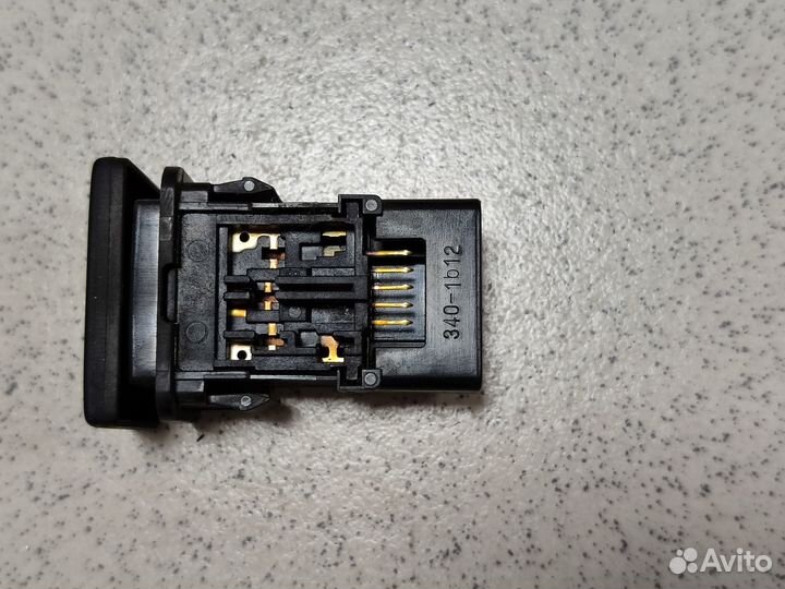 Кнопка датчиков парковки Toyota Land Cruiser 200