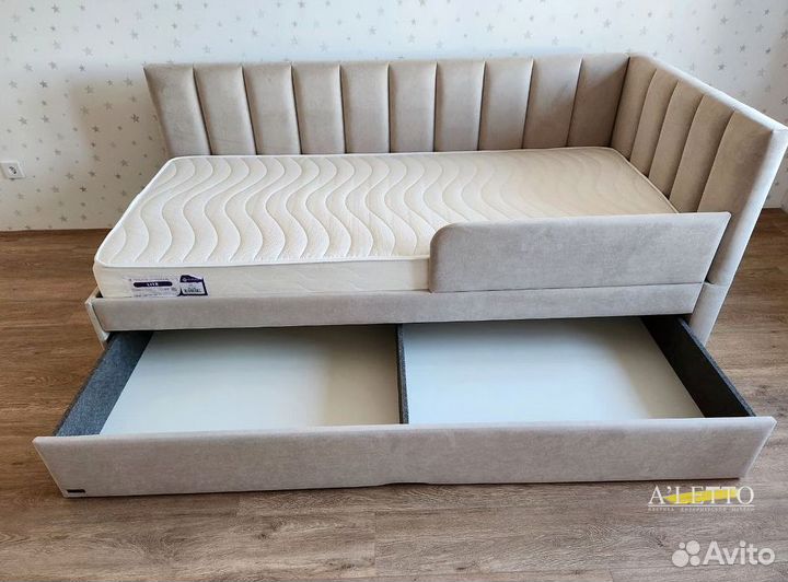 Детская кровать с мягкими бортиками