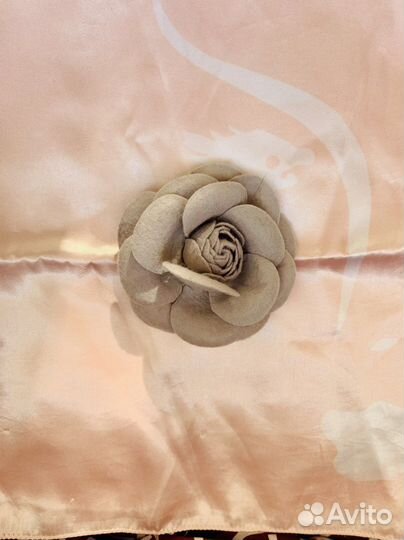 Брошь цветок