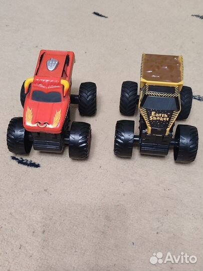 Машинки monster jam и hot wheels