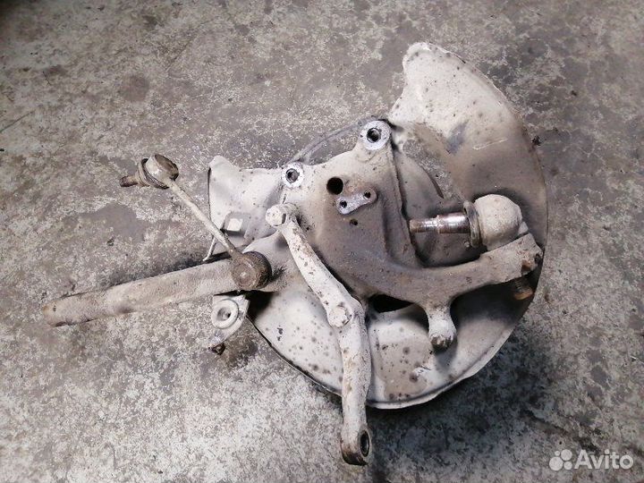 Кулак передний передний левый Mercedes-Benz