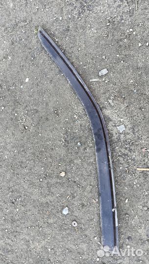 Дефлектор правый передний Nissan Primera p11