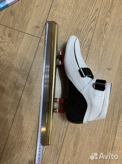 Коньки для шорт трека