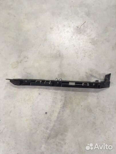 Направляющая заднего бампера bmw e65 e66