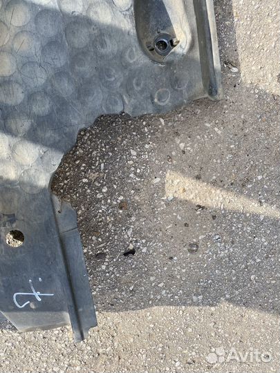 Защита днища передняя правая VW Passat B6