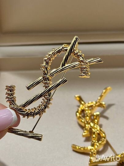 Брошь Saint Laurent
