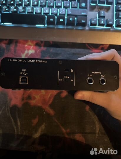 Внешняя звуковая карта behringer