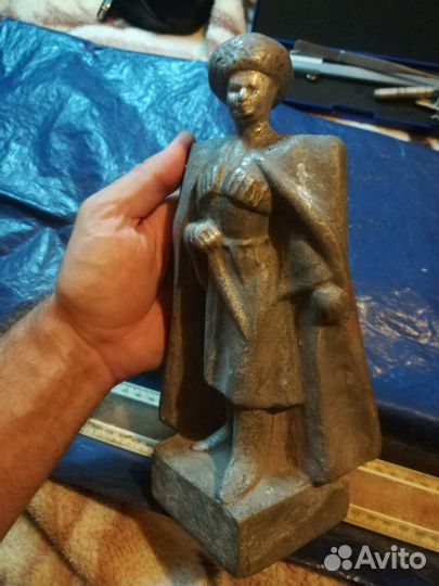 Статуэтки металлические