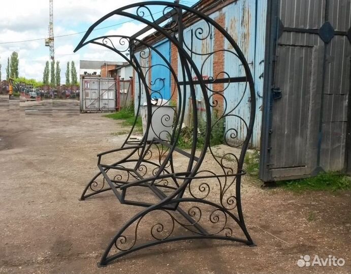 Кованая качеля