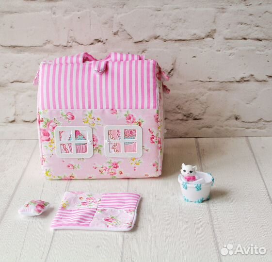 Домик сумочка для девочки. Кукольный домик