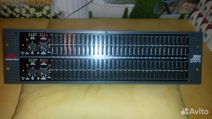 Эквалайзер DBX-2231