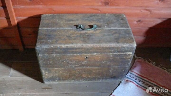 Сундук антикварный