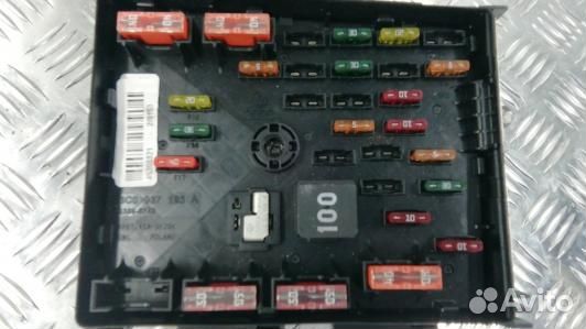 Блок предохранителей volkswagen passat B7 (TEA12M1