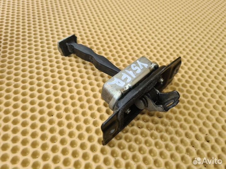 Ограничитель двери передний правый Infiniti M25