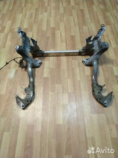 Подрамник передний Audi Q5 8R ауди ку5