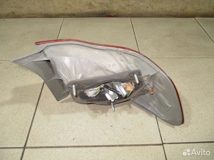 Фонарь задний наружный правый Toyota Corolla (E150