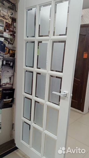 Дверь английская решетка белый жемчуг