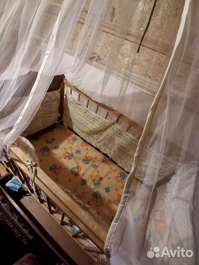 Детская кроватка