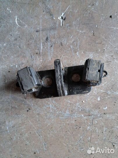 Ответная часть замка багажника Cadillac bls