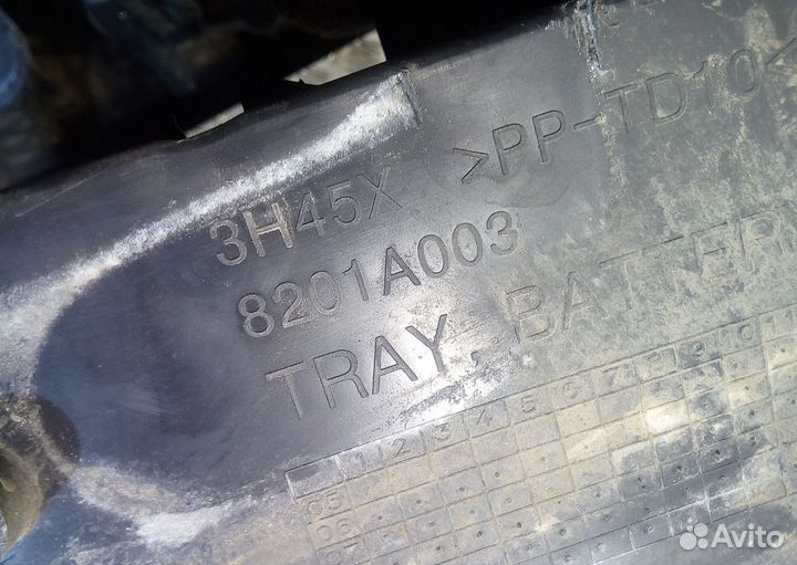 Крепление аккумулятора