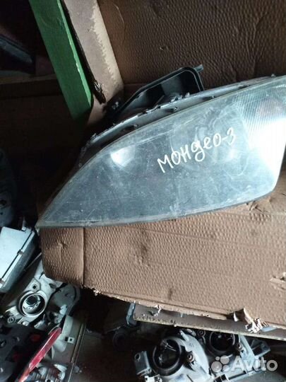 Фара левая Ford Mondeo 3