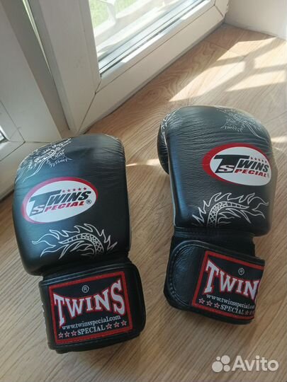 Боксерские перчатки 14 oz кожа