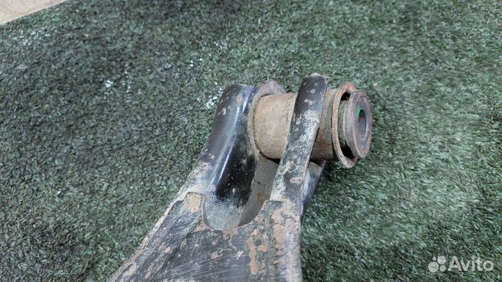 Рычаг задний нижний правый 4.6 Cadillac STS I