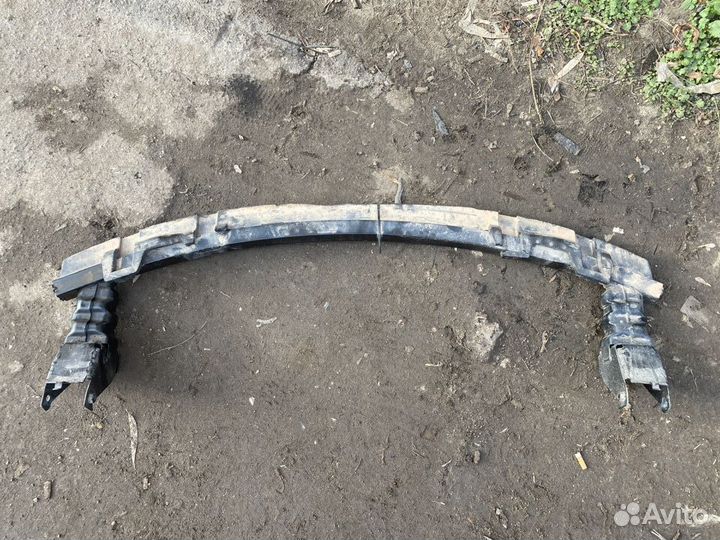 Усилитель бампера нижний Lancia Phedra