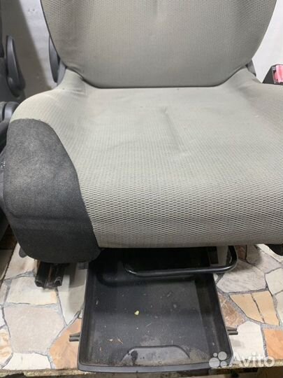 Сиденье переднее правое Citroen C4 хэтчбэк EP6