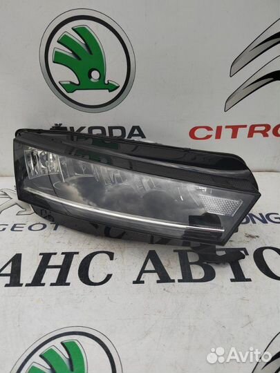 Фара правая Skoda Octavia A8 2020-2023