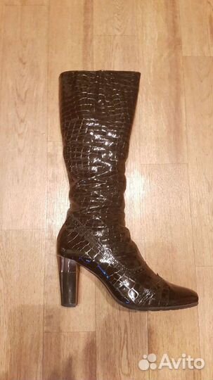 Сапоги женские осенние лаковые 41 размера чёрные