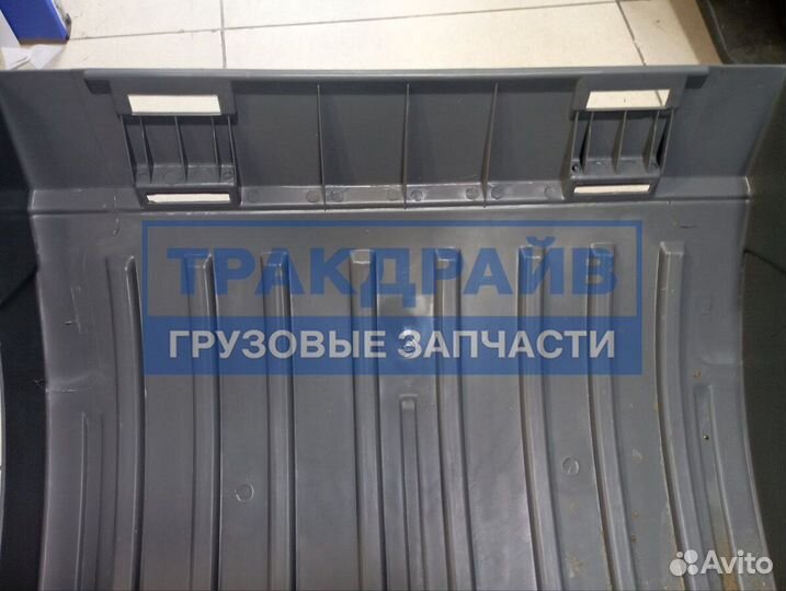 Заднее крыло Мерседес Актрос мп2 верхняя часть