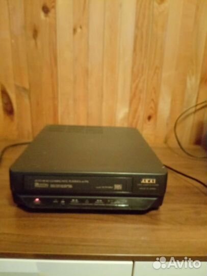 Видеомагнитофон Akai