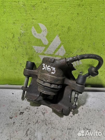 Суппорт передний левый Ауди 80 90 Б3