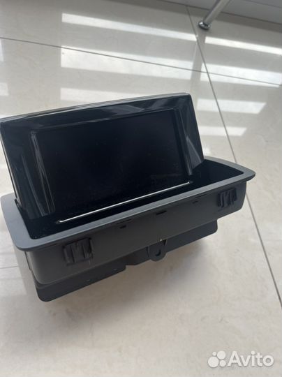 Экран от магнитолы Audi Q3