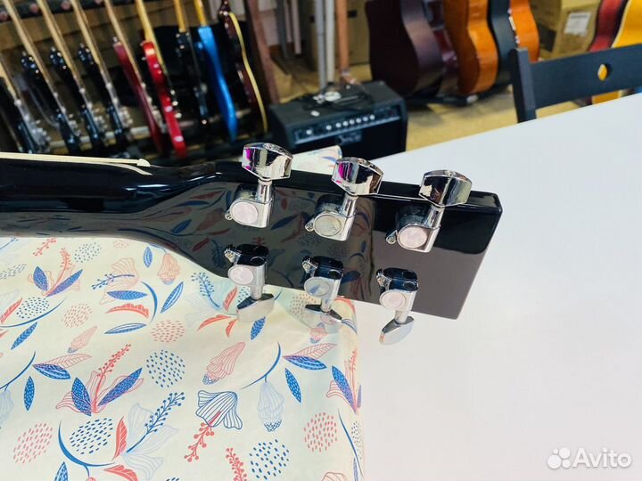 Гитара Caraya с подключением