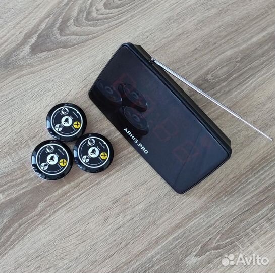 Кнопка вызова персонала и табло для официантов