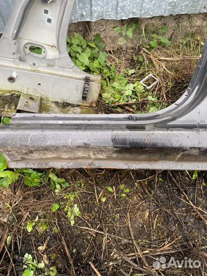 Порог левый Renault Logan седан K7J 710 2012