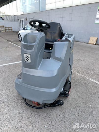 Поломойная машина Karcher B150