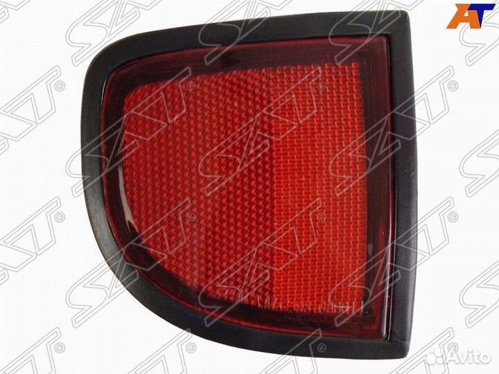 Фонарь-катафот лев в задний бампер Mitsubishi L200